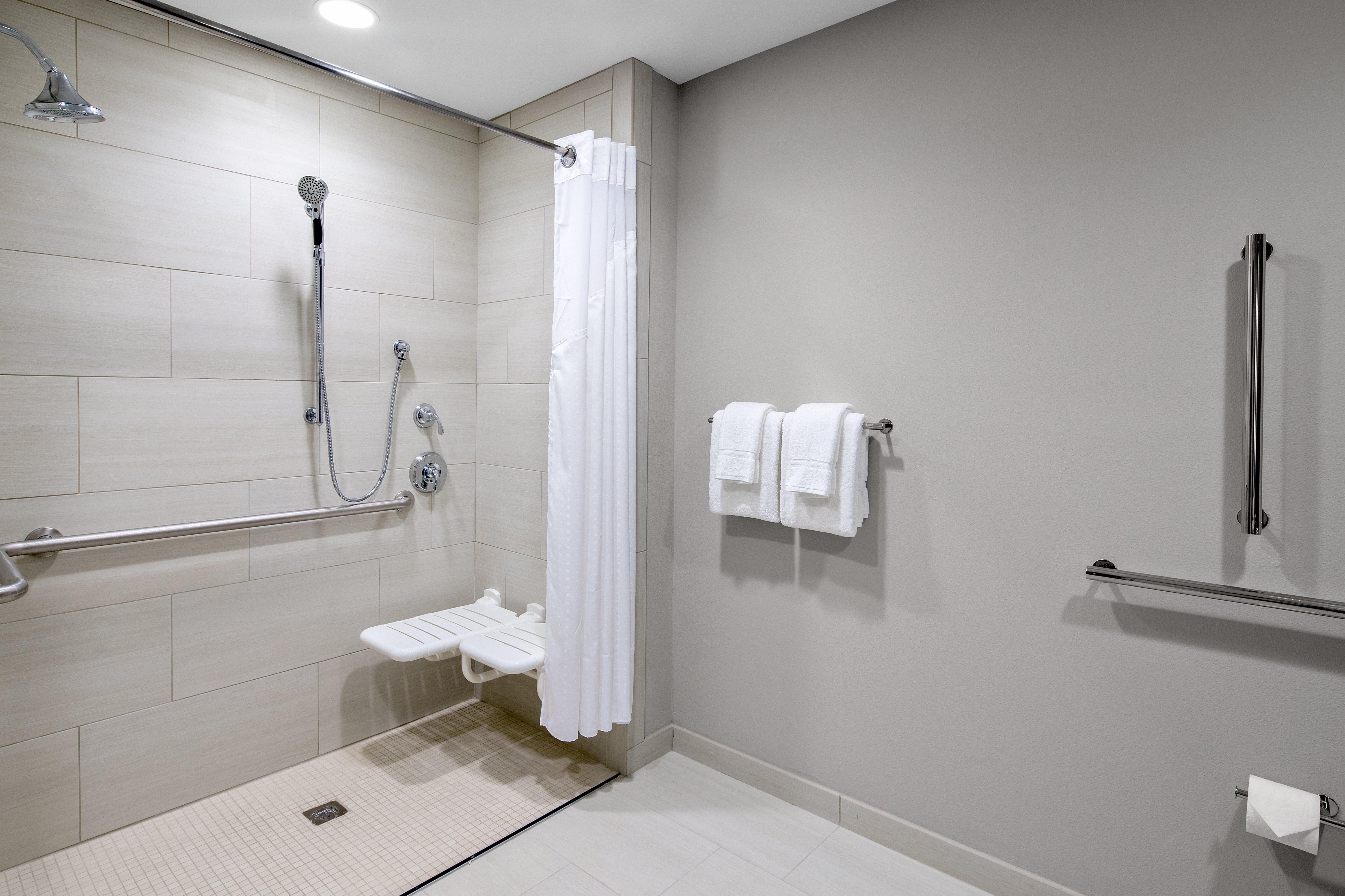 Express & - Univ Area By Ihg
