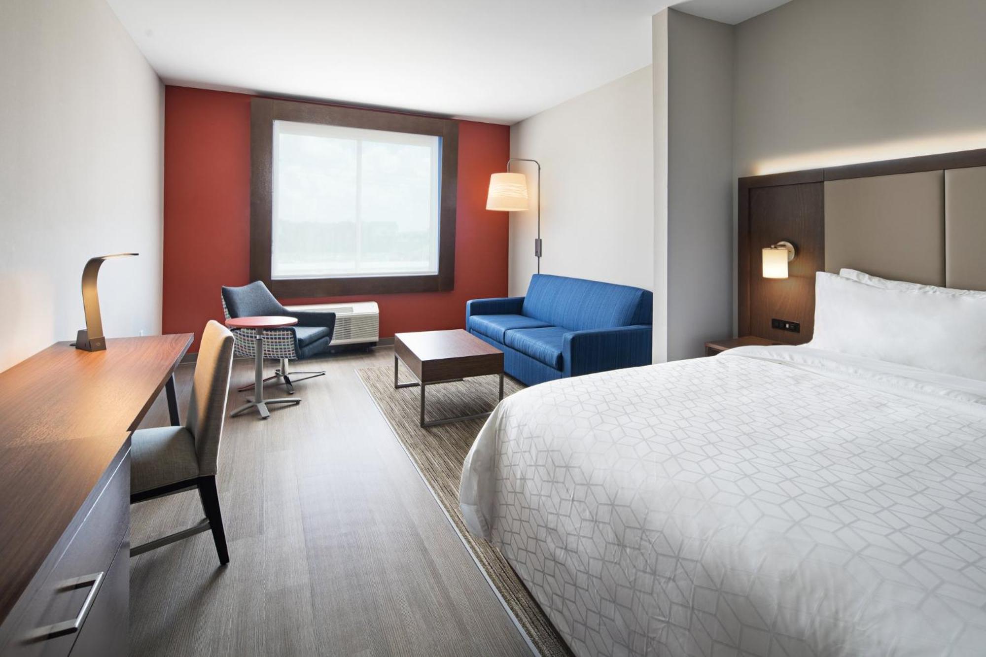 Express & - Univ Area By Ihg
